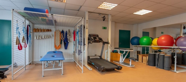Sala 17 ze sprzętem do rehabilitacji
